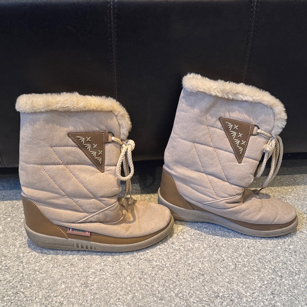 Pajar Beige and Brown Quilted Winter Boots
